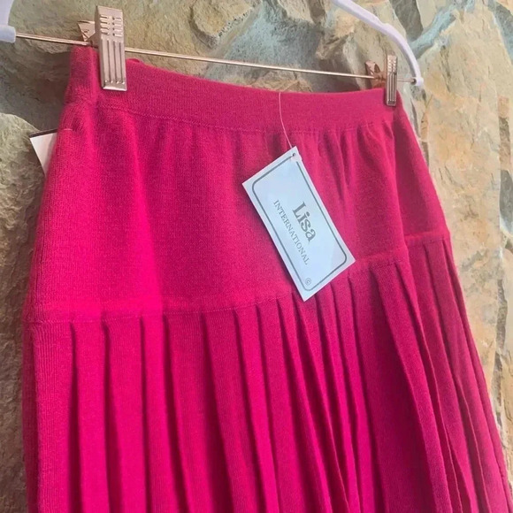Lisa International Pink Pleated Sweater Sk… - Picture 5 of 8